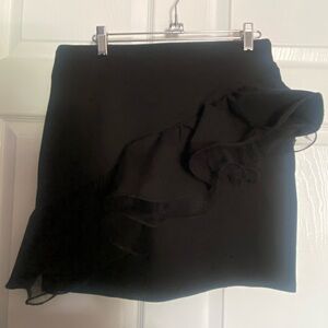 Gorgeous NWT Forever 21 Black Ruffle Mini Skirt size Large